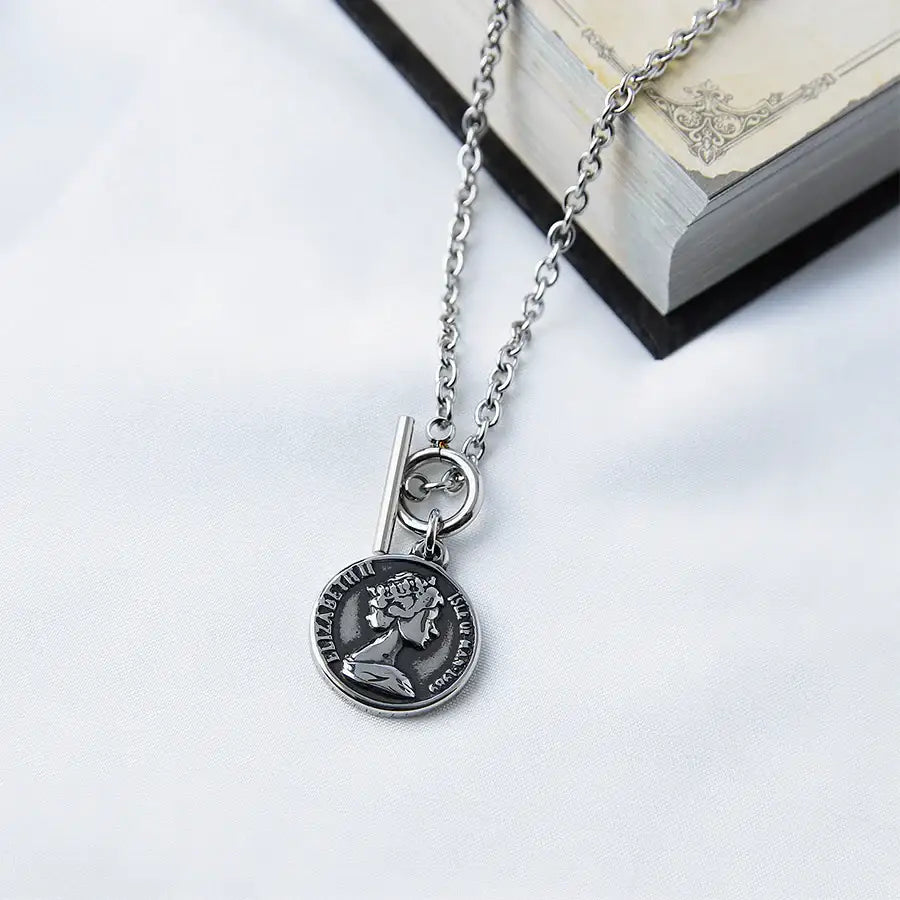 CLUE - Elizabeth II Surgical Steel Necklace - CLUE - Jewelry - Harumio