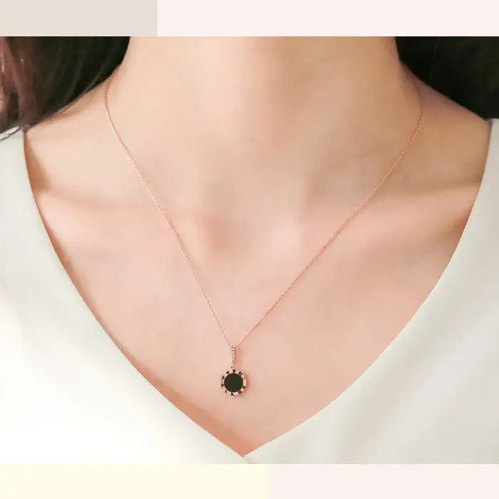 CLUE - Volume Onyx Round Silver Necklace - CLUE - Jewelry - Harumio