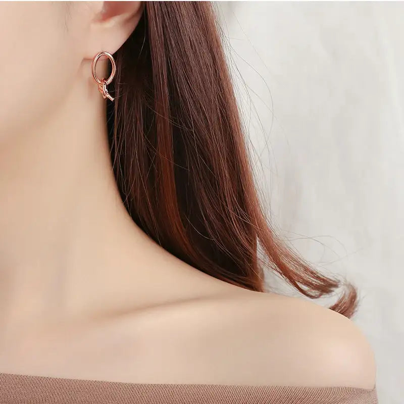 CLUE - Alli Twinny Knot Silver Earrings - CLUE - Jewelry - Harumio