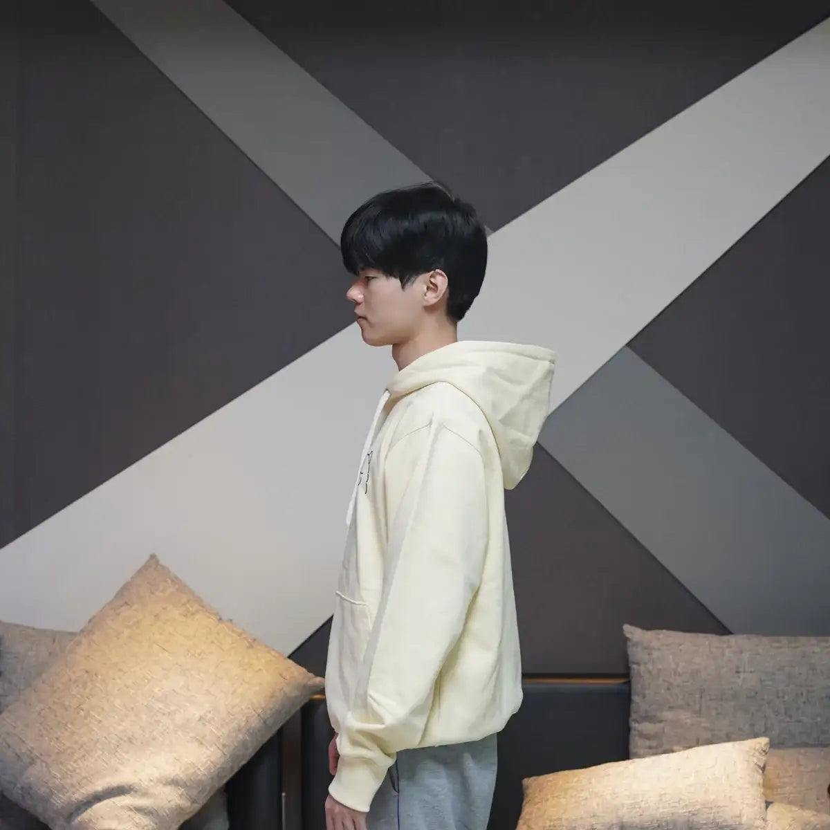 DRX Official Merch - Deft Hoodie - DRX - Clothing - Harumio