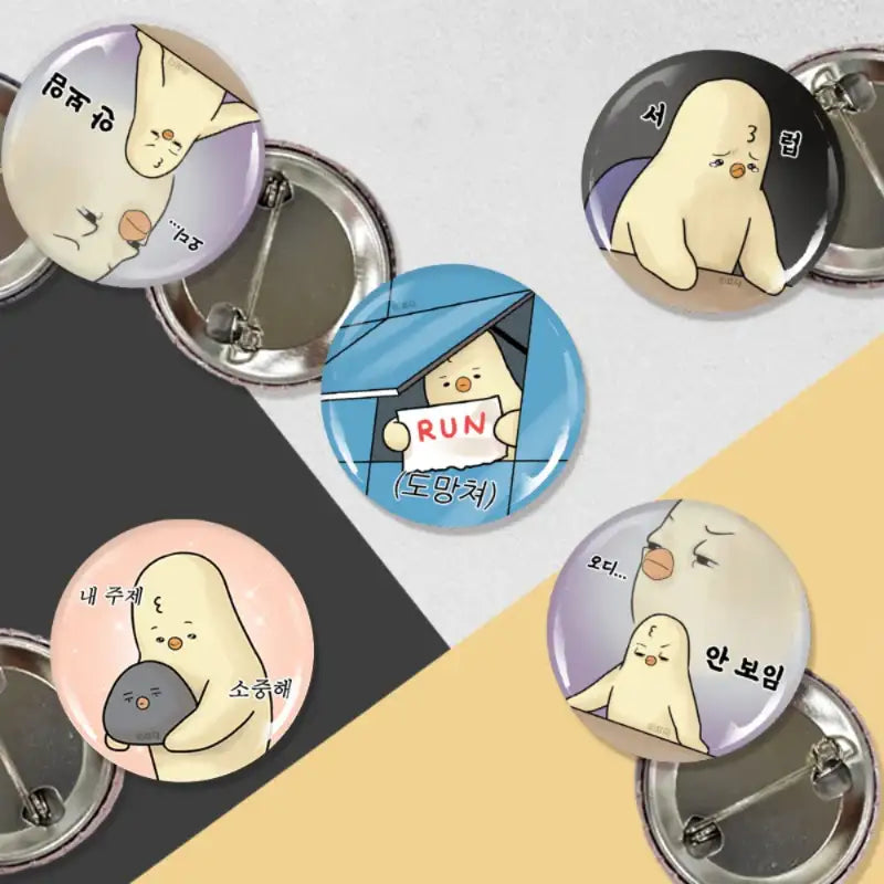 Graduate School Escape Journal - Round Pin Button Set - Webtoon Shop - Badge - Harumio