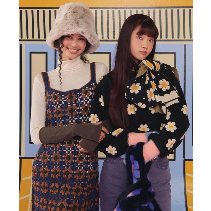 Wiggle Wiggle - Clumppy's Furry Bucket Hat