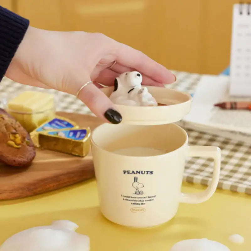 Bo Friends x Peanuts - Snoopy Cream Mug With Lid - Bo Friends - Mugs - Harumio