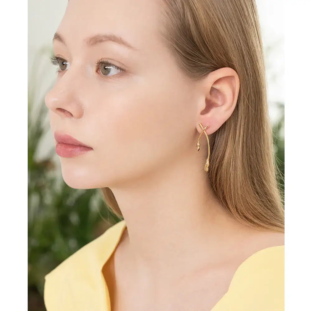 Bloom x AHNI - Ribbon Water Drop Bar Silver Earrings - Bloom x AHNI - Jewelry - Harumio