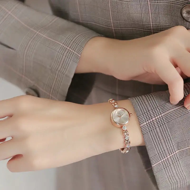 CLUE - One Point Minimal Metal Watch - CLUE - Watches - Harumio