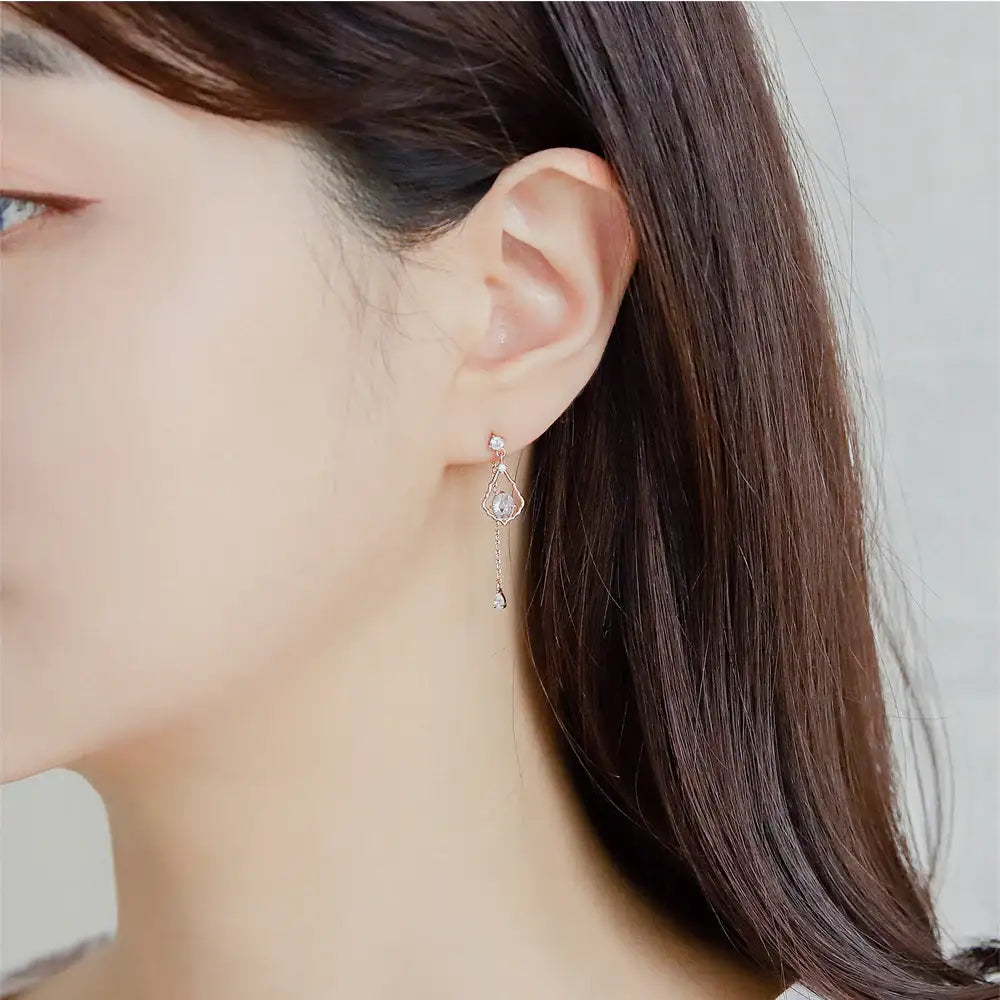 CLUE - Alli Ice Piece Chain Drop Silver Earring - CLUE - Jewelry - Harumio