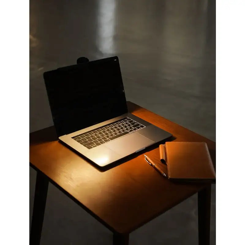 mosh - Smart Dimming Laptop Light - mosh - Laptop - Harumio