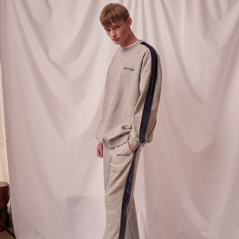 Ambler - Velvet Set-Up Over Fit Sweatshirt