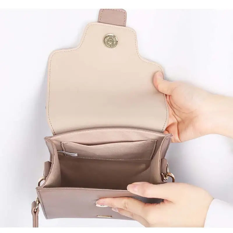 CLUE - Modern Square Brown Crossbody Bag - CLUE - Bag - Harumio
