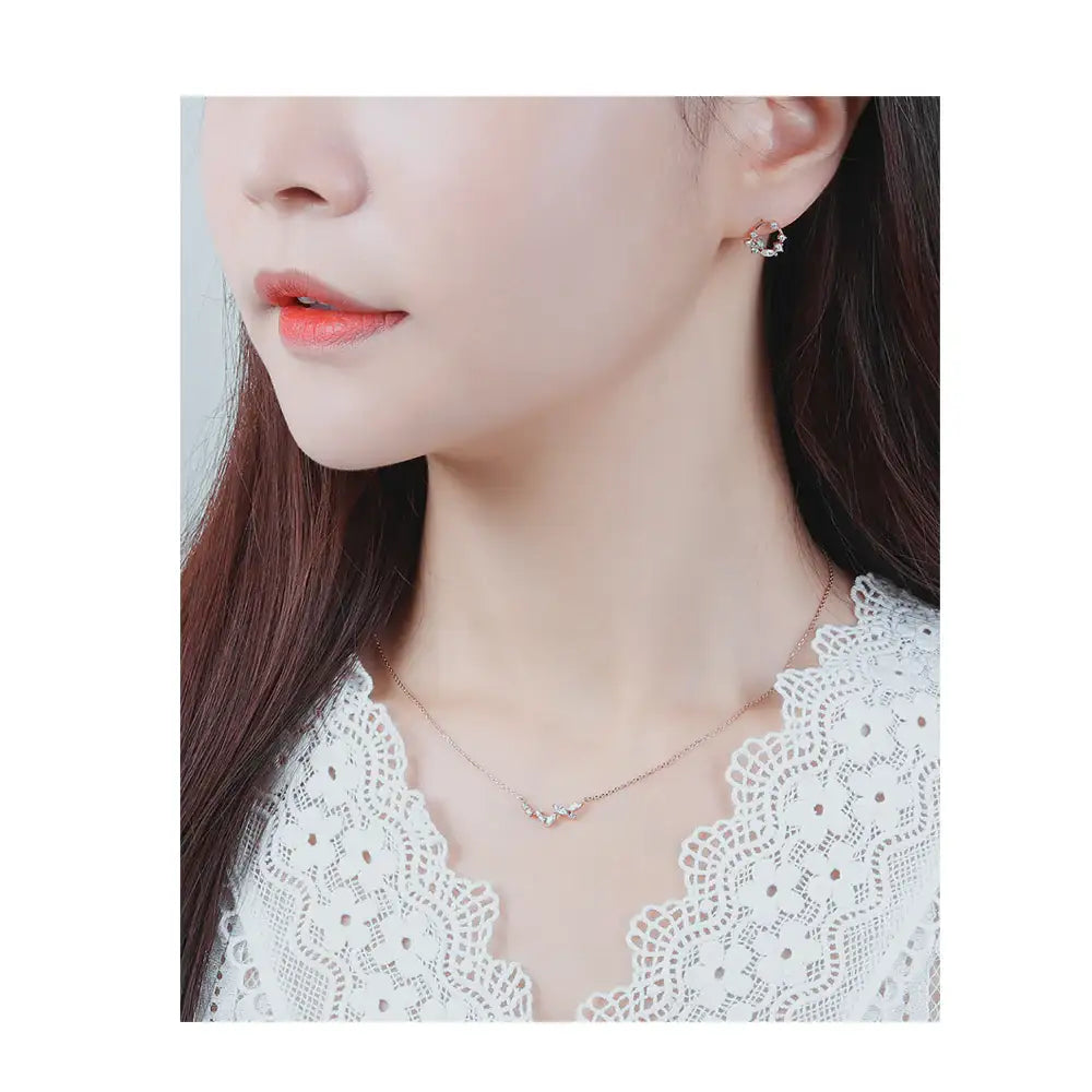CLUE - Bellflower Hydrangea Leaf Silver Necklace - CLUE - Jewelry - Harumio