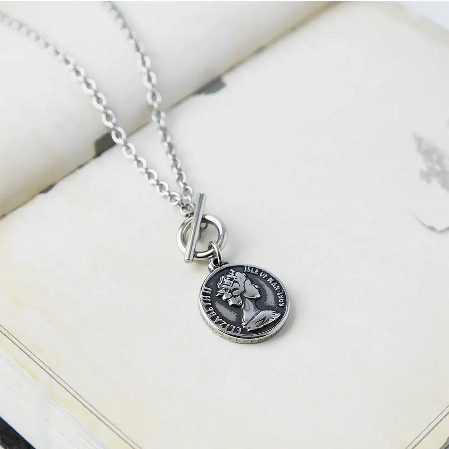 CLUE - Elizabeth II Surgical Steel Necklace - CLUE - Jewelry - Harumio