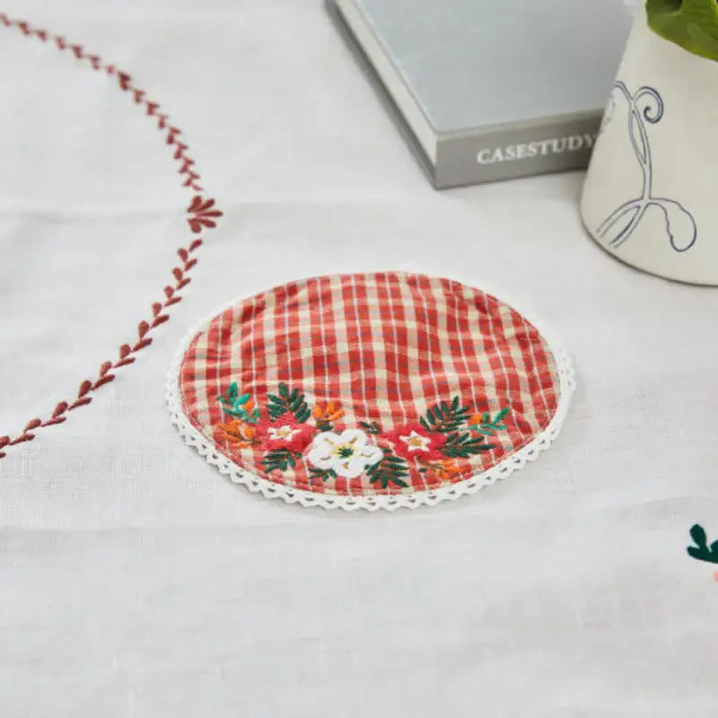 Korean L Red Check - Vintage Flower Embroidery Tea Coaster - Modern House - Coasters - Harumio