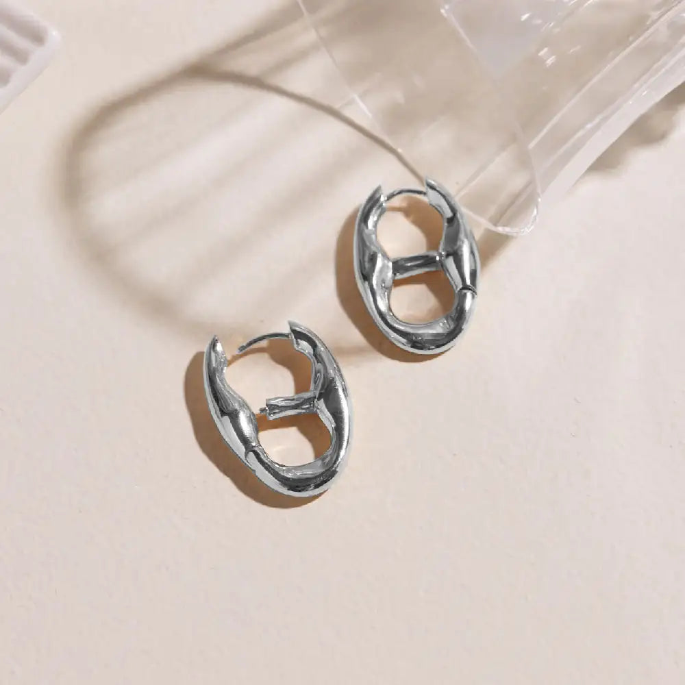 CLUE - Collection Iconic C Link One Touch Bold Earrings - CLUE - Jewelry - Harumio