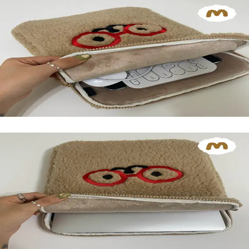 Teteum - Bebe Fluffy iPad Pouch - Teteum - iPad Pouch - Harumio