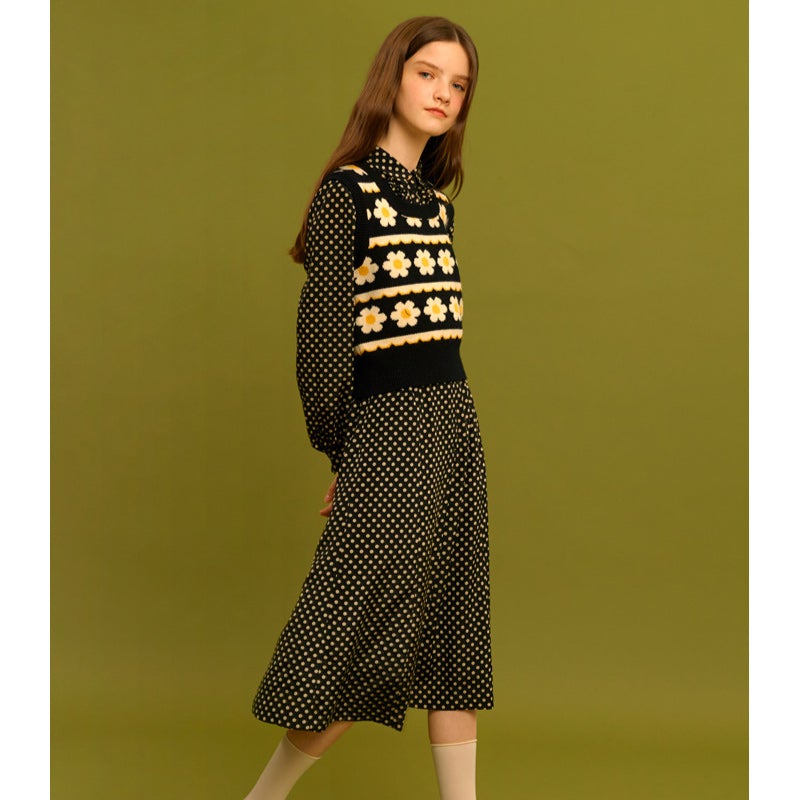 Wiggle Wiggle - Knitted Vest