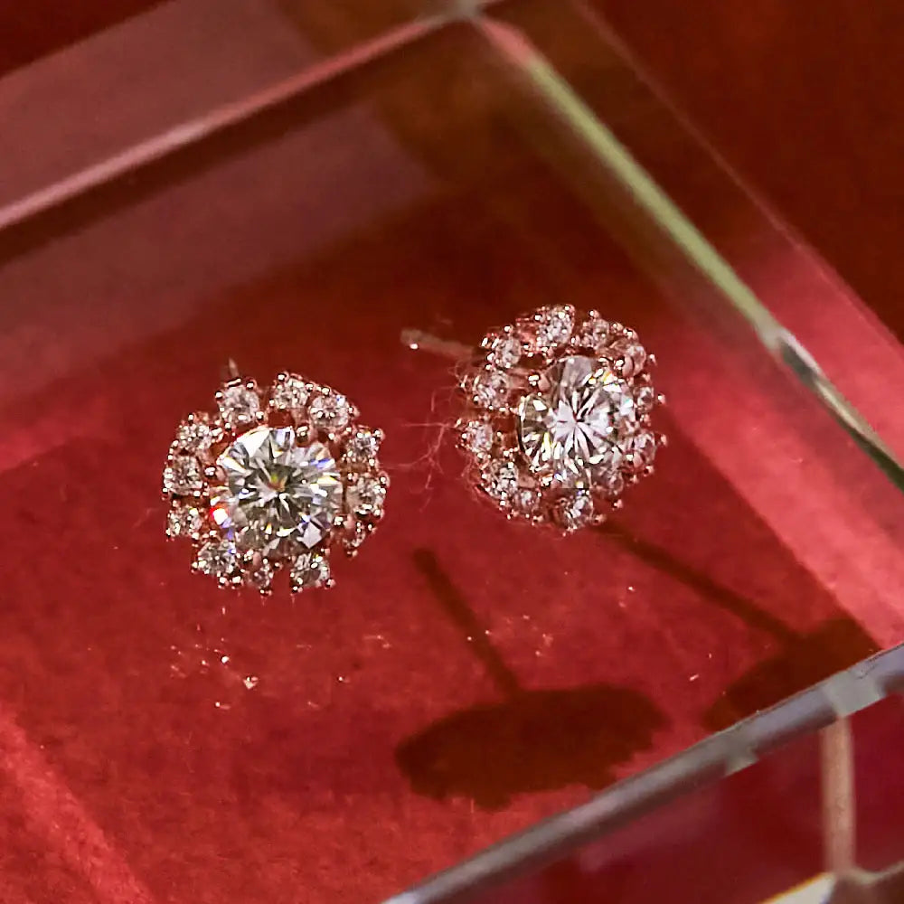 CLUE - Carat Collection Bright Diamond Earrings - CLUE - Jewelry - Harumio