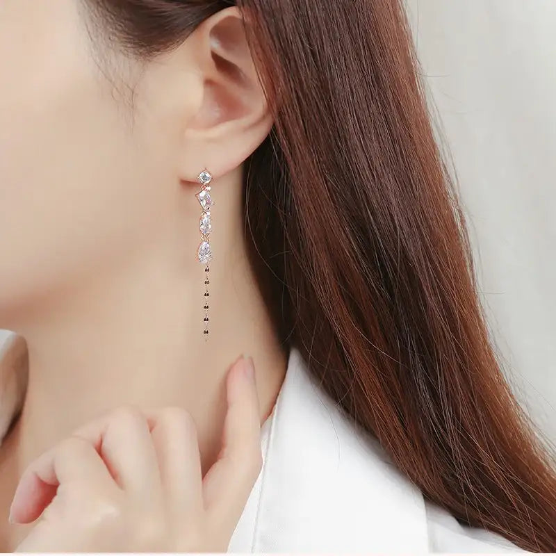 CLUE - White Crystal Long Drop Silver Earrings - CLUE - Jewelry - Harumio