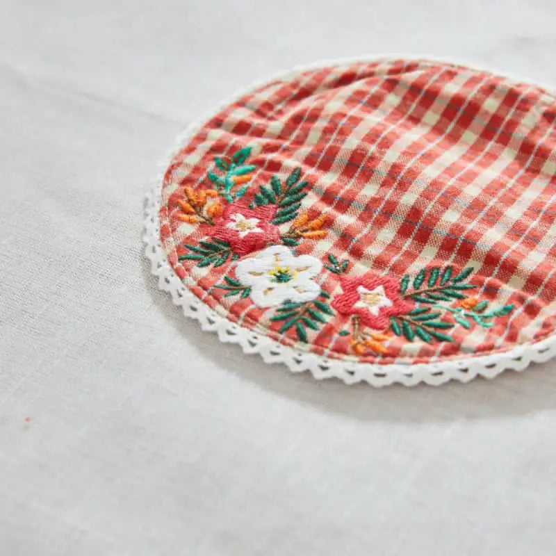 Korean L Red Check - Vintage Flower Embroidery Tea Coaster - Modern House - Coasters - Harumio