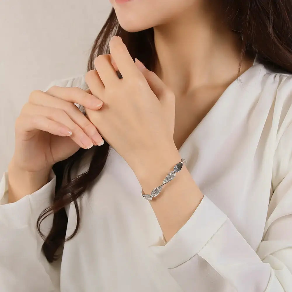 CLUE - Twist Silver Bracelet - CLUE - Jewelry - Harumio