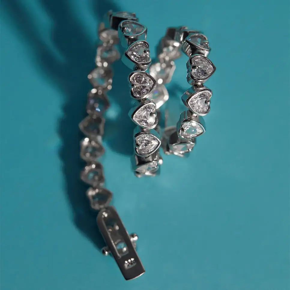 OST - Simulated Diamond Heart Attack White Bracelet