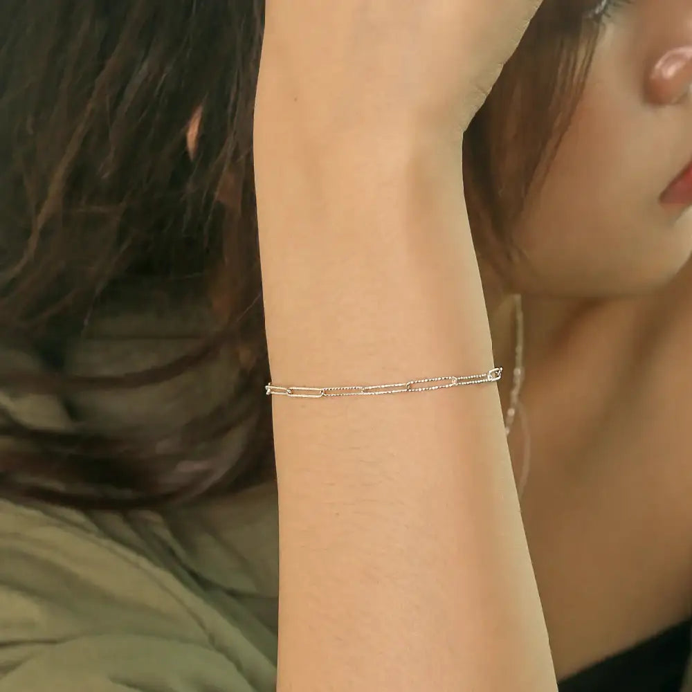 CLUE - Basic Clip Chain Silver Bracelet - CLUE - Jewelry - Harumio