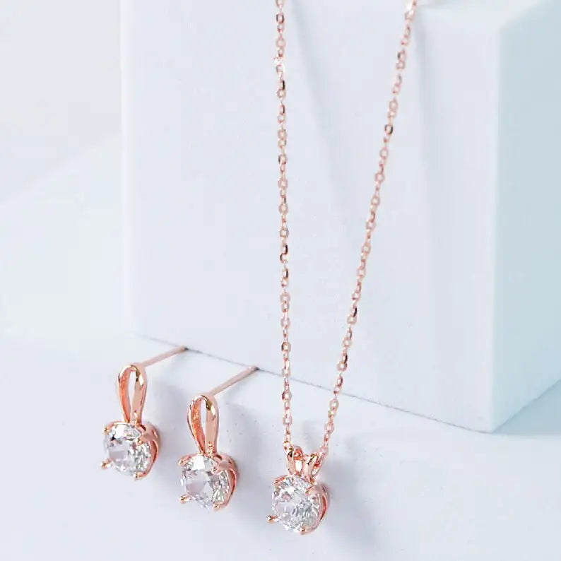 CLUE - Dangle Diamond Rose Gold Necklace