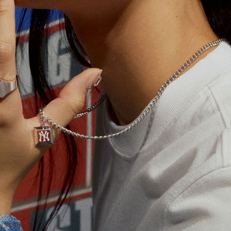MLB Korea - Square Pendant Necklace