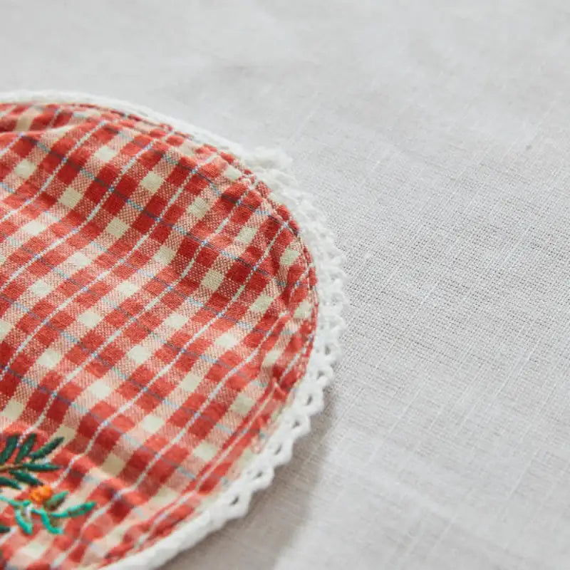 Korean L Red Check - Vintage Flower Embroidery Tea Coaster - Modern House - Coasters - Harumio