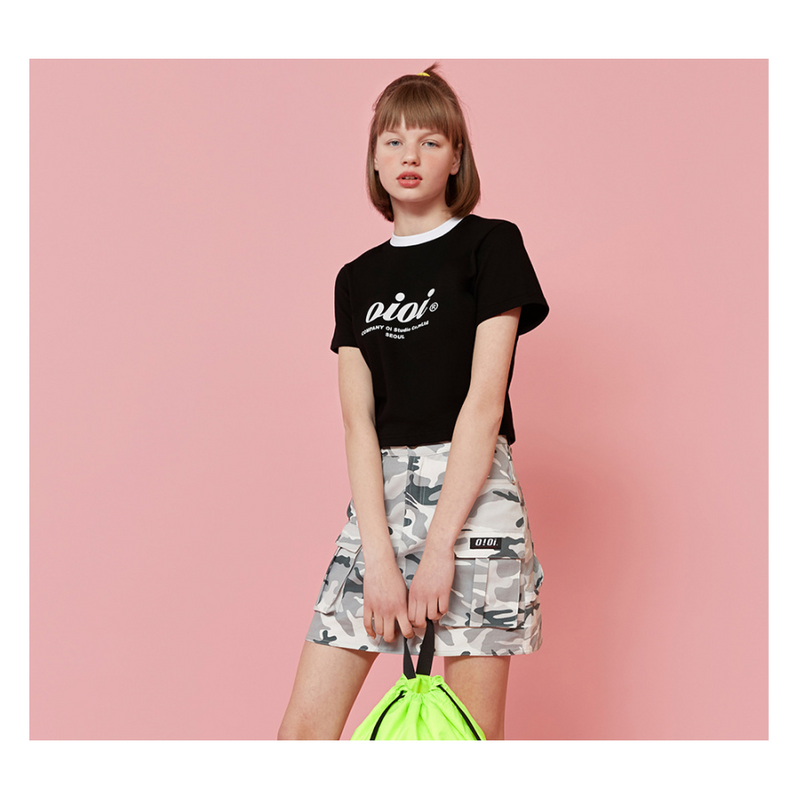 O!Oi - Serif Logo Crop T-Shirt