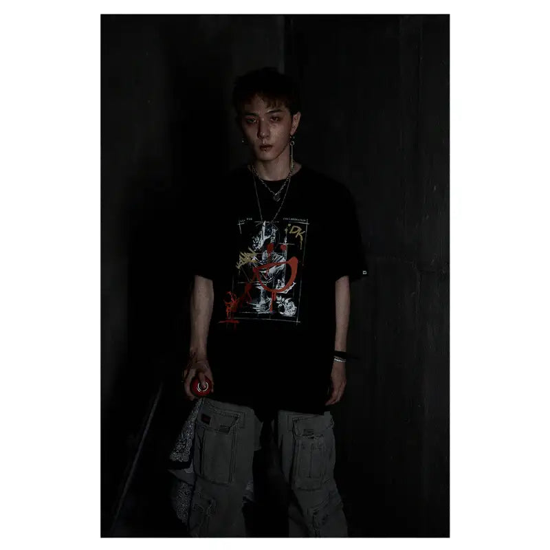 ULKIN X iKON DK - Spray Smile Statue T-Shirt - iKON - T-Shirts - Harumio