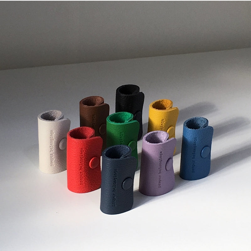 proper belongings - Cable Holder