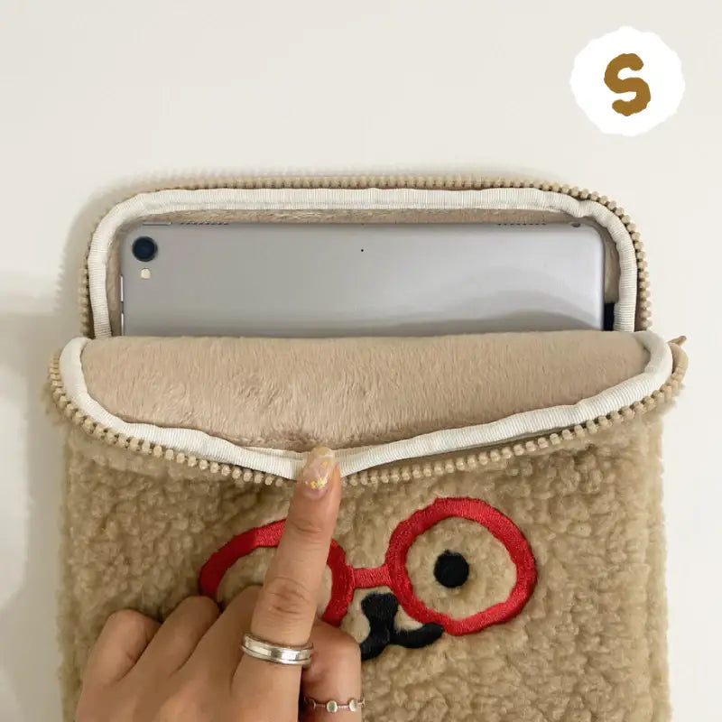 Teteum - Bebe Fluffy iPad Pouch - Teteum - iPad Pouch - Harumio