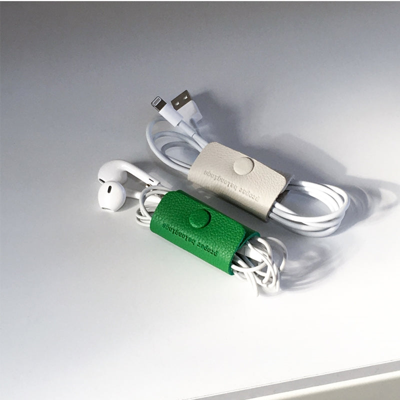 proper belongings - Cable Holder
