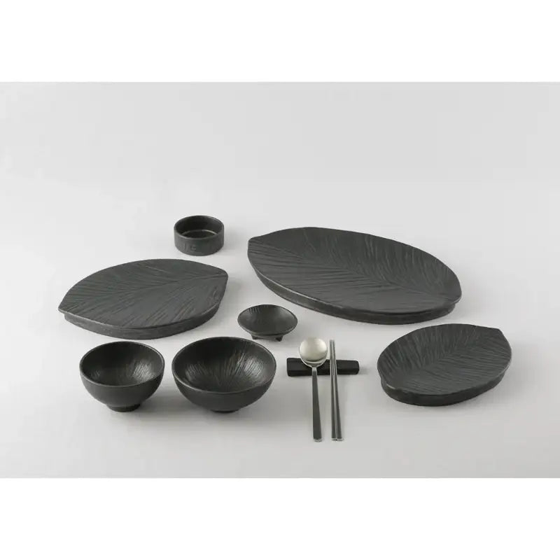 Chaora - Black Leaf Ellipse Plate - Chaora - Tableware - Harumio