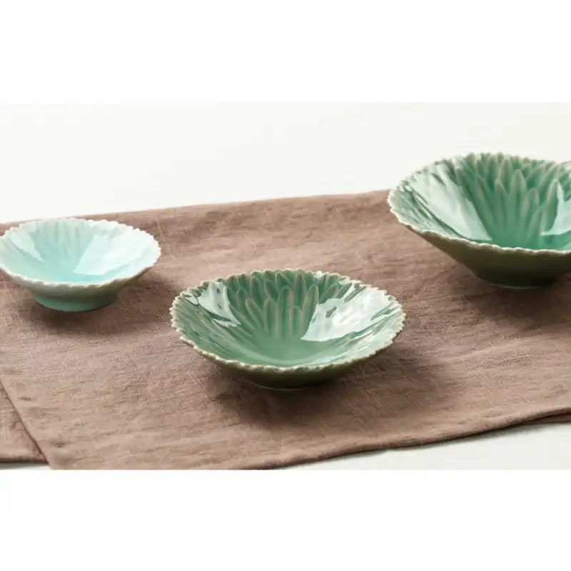 Chaora - Celadon Chrysanthemum Side Dish Plate - Chaora - Tableware - Harumio