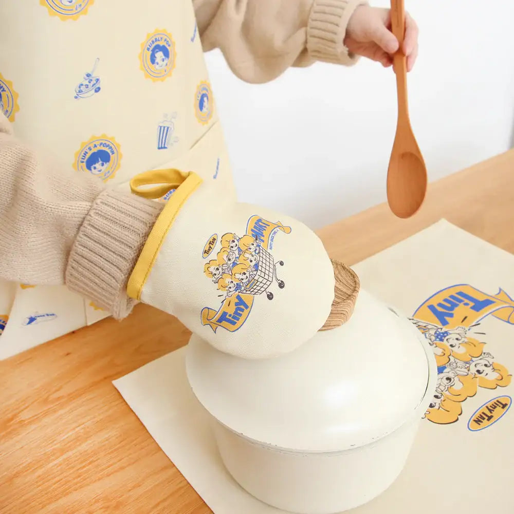 BTS - TinyTAN Tinymart Kitchen Glove - BTS TinyTAN - Home & Living, Accessories - Harumio