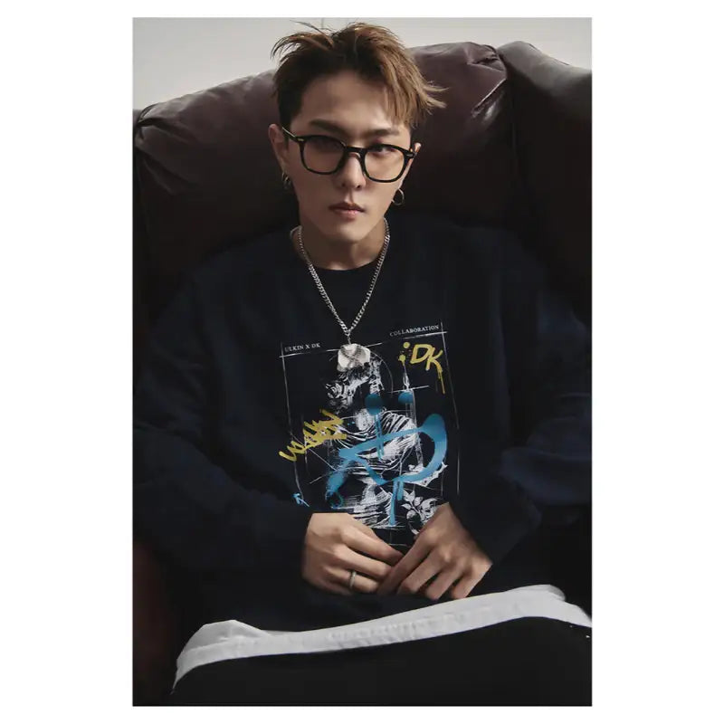 ULKIN X iKON DK - Spray Smile Statue Sweatshirt - iKON - Sweatshirt - Harumio