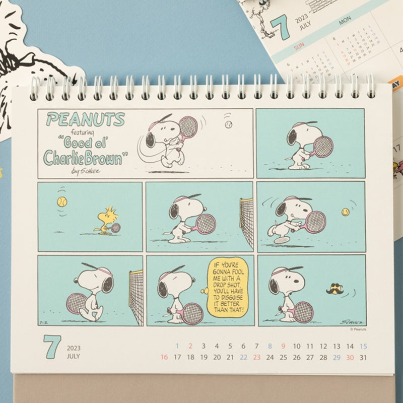 Peanuts - 2023 Snoopy Desk Calendar