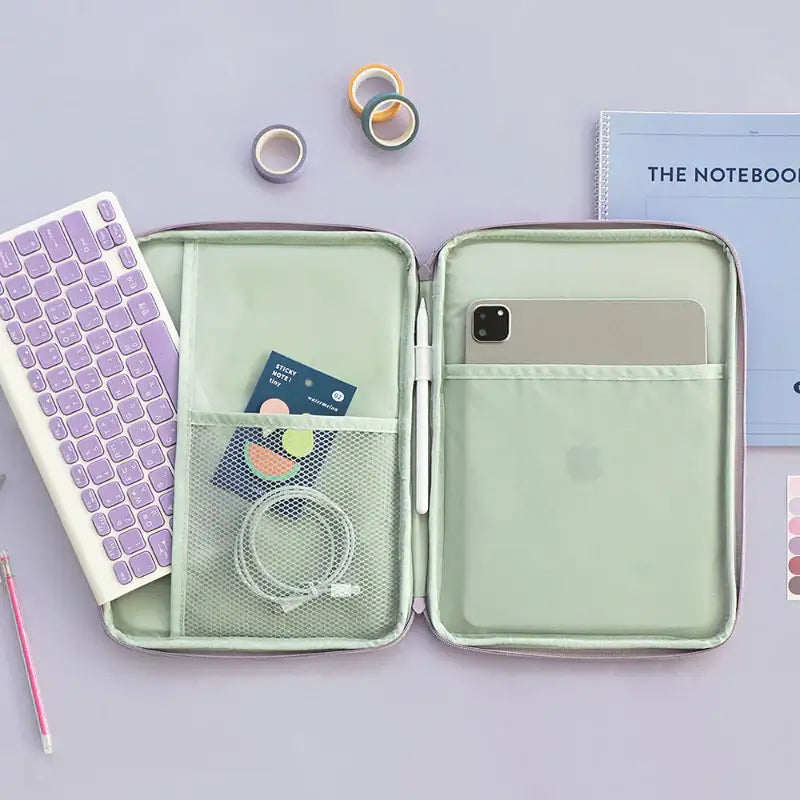 Iconic - Cottony iPad Pouch - Iconic - iPad Pouch - Harumio