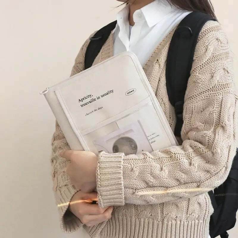 Iconic - Tablet Book Pouch - Iconic - Tablet Pouch - Harumio