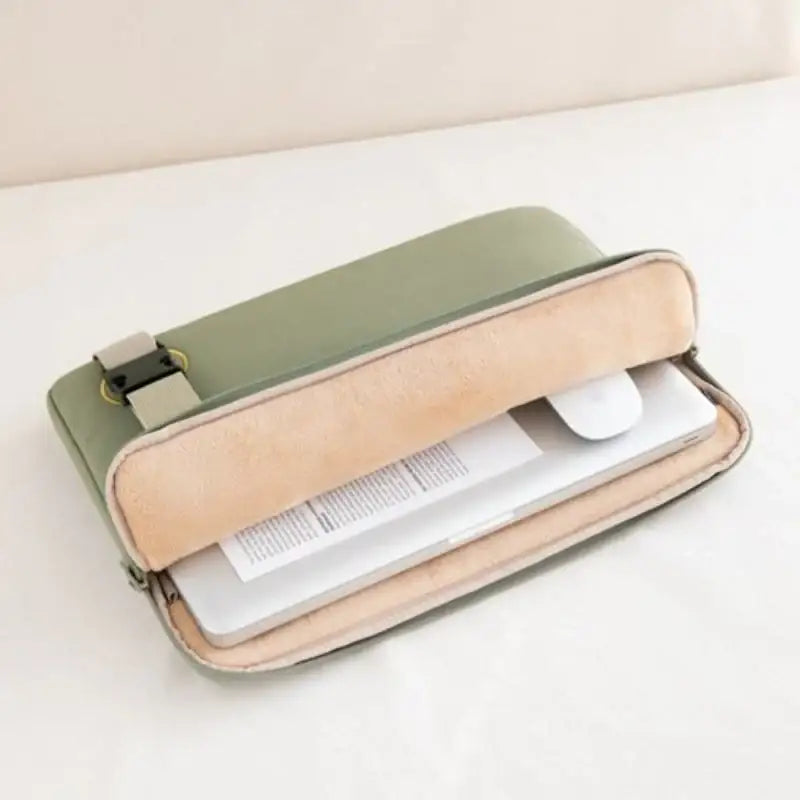 LIVEWORK☆momossi BUCKLE LAPTOP BAG 15インチ MochiThings: Livework Buckle 15 in. Laptop Bag