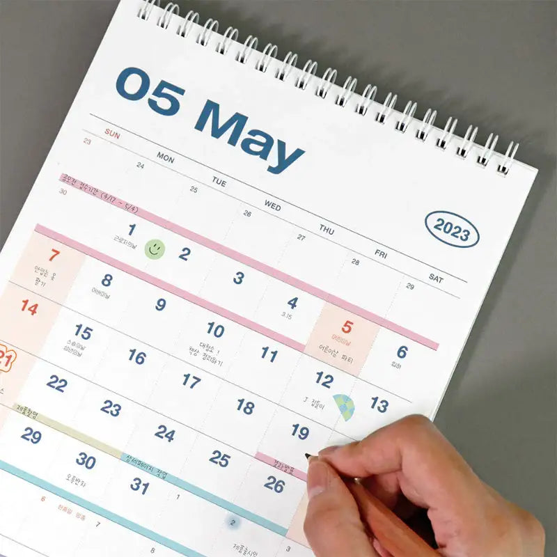 ICONIC - 2023 Flow Desk Calendar - ICONIC - Calendar - Harumio