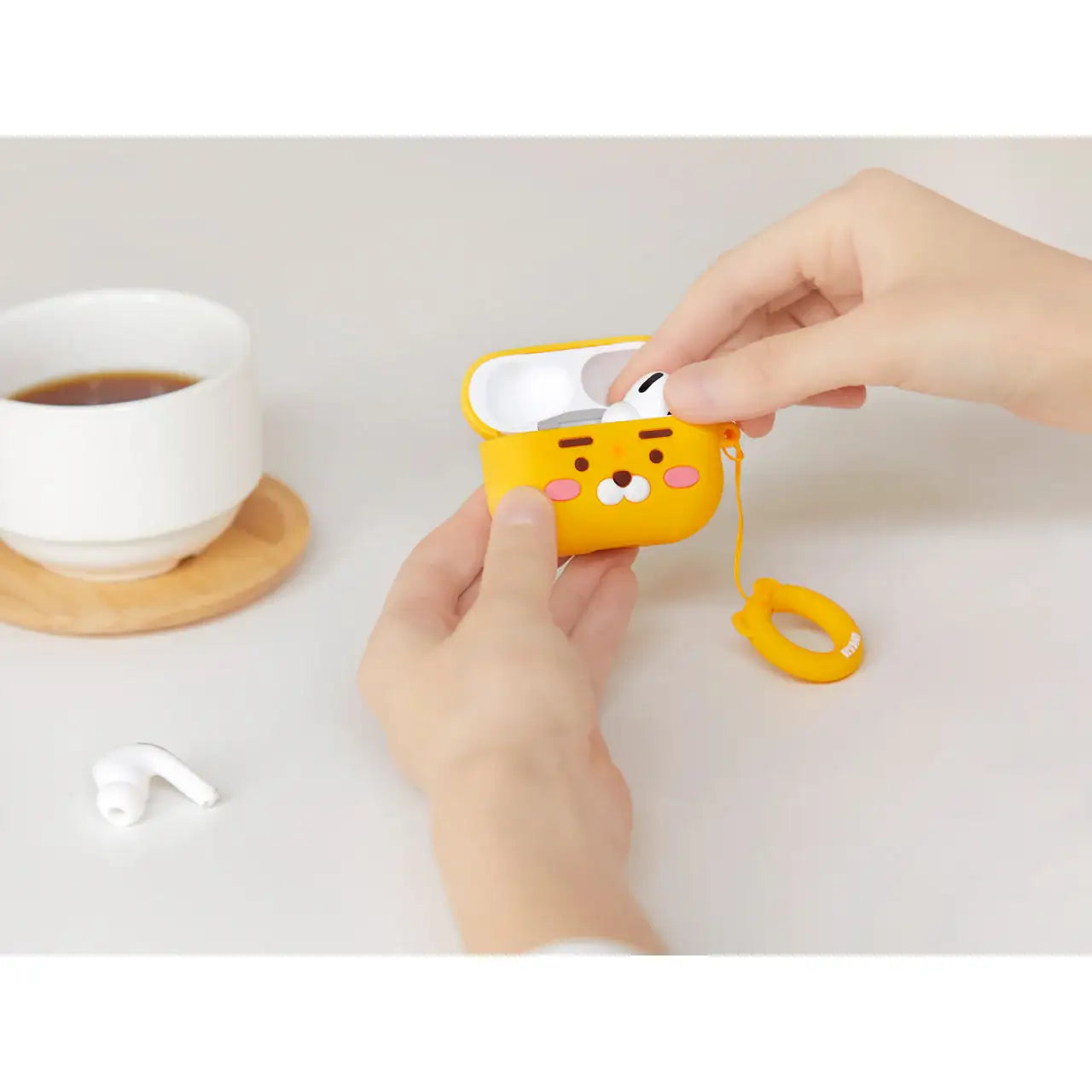 Kakao Friends - Airpod Pro Case with Finger Keyring - Kakao Friends - Accessories - Harumio