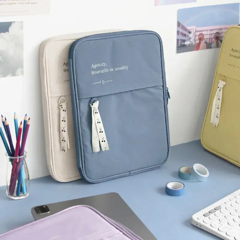 Iconic - Cottony iPad Pouch - Iconic - iPad Pouch - Harumio
