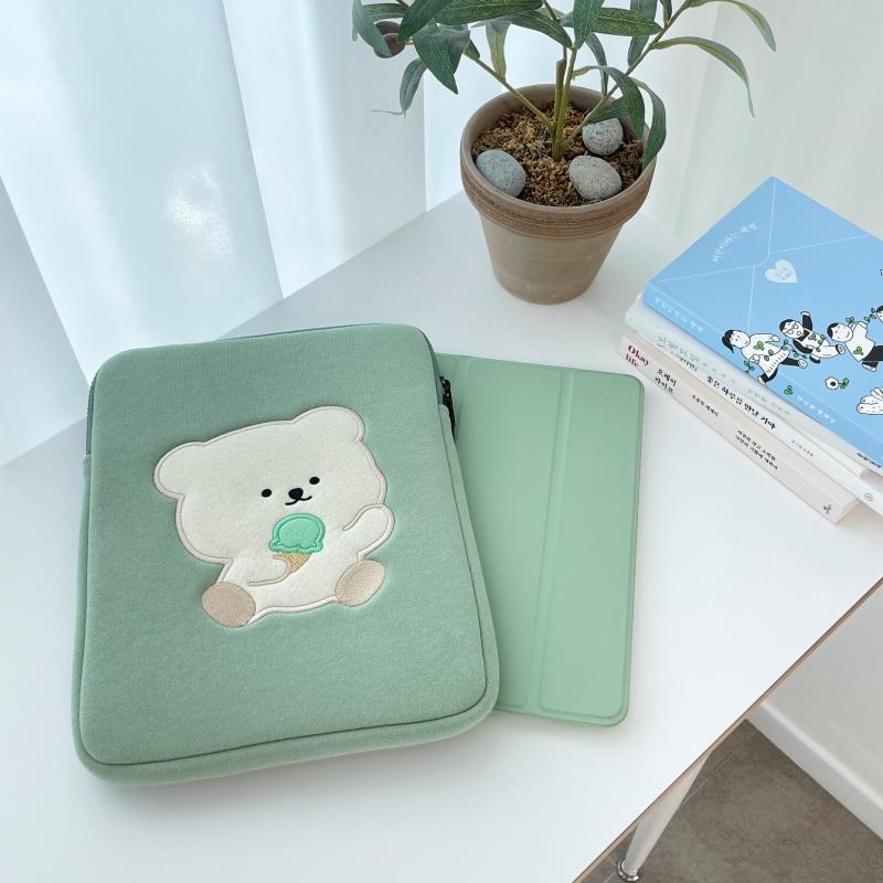 Bamtoree Bear - iPad/Laptop Pouch - Mint
