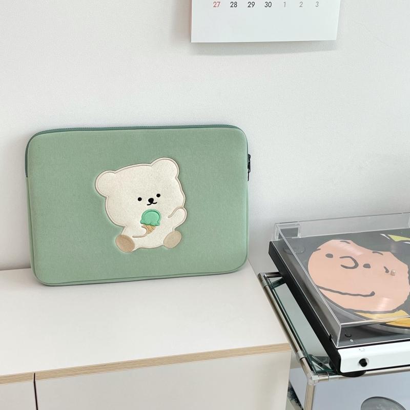 Bamtoree Bear - iPad/Laptop Pouch - Mint