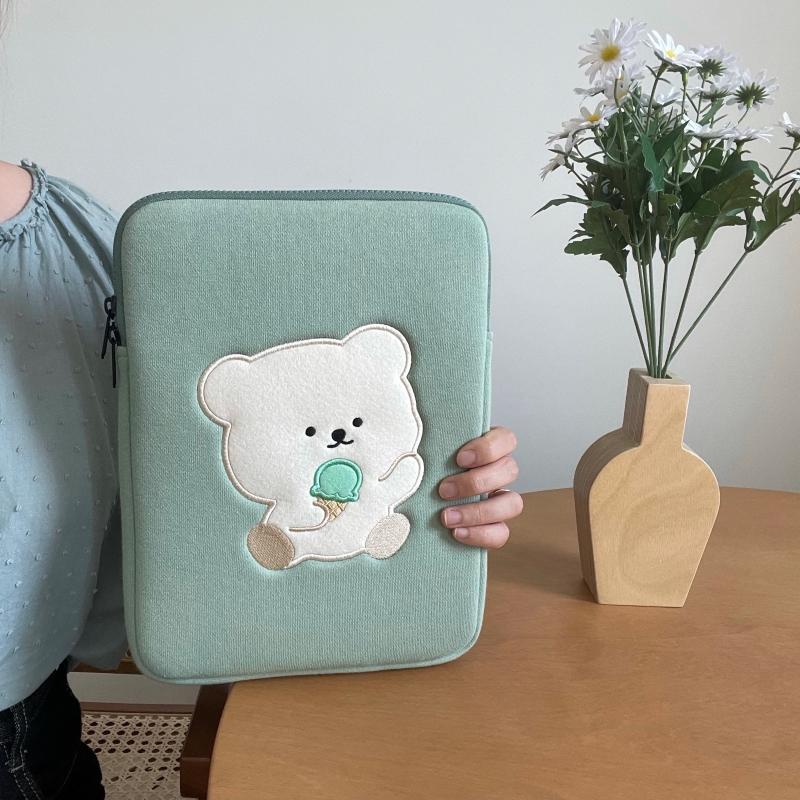 Bamtoree Bear - iPad/Laptop Pouch - Mint