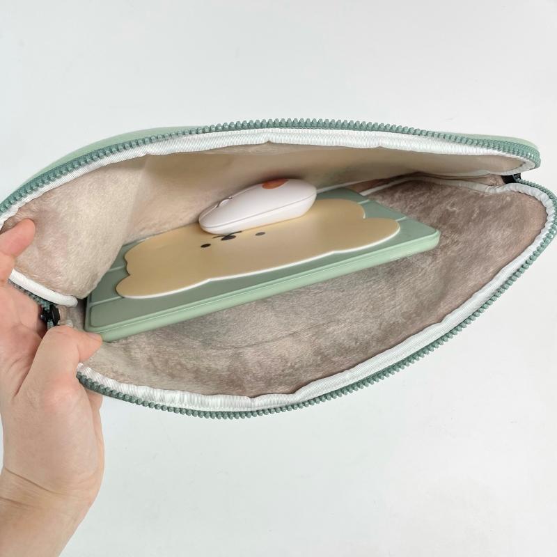 Bamtoree Bear - iPad/Laptop Pouch - Mint