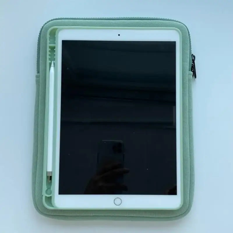 Bamtoree Bear - iPad/Laptop Pouch - Mint - Bamtoree Bear - Pouch - Harumio
