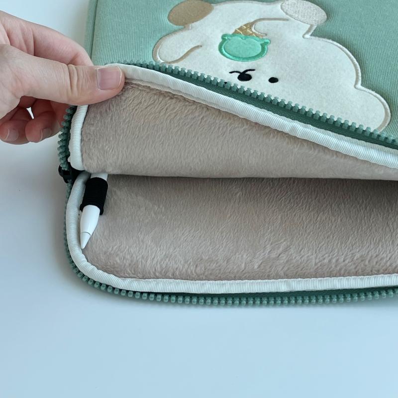 Bamtoree Bear - iPad/Laptop Pouch - Mint